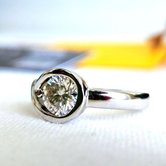 Aimilee Moissanite 925 Sterling Silver Infinity Ring Women Size 6.5 Gift Box - Picture 4 of 10